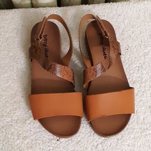 Dirty Laundry Sandals Sz 8